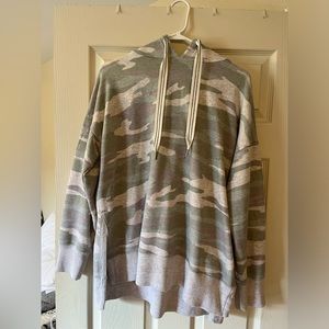 Aerie women’s camo hoodie size M